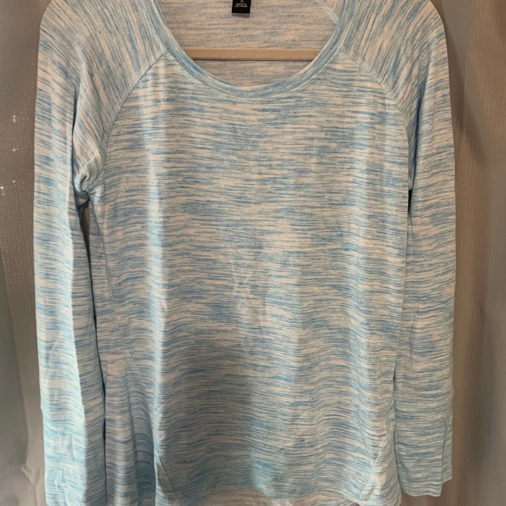 Blue long sleeve active wear top